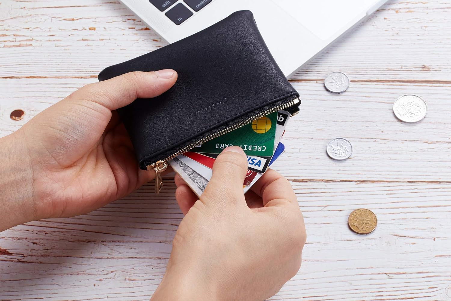 Stylish Zippered Pouch for Your Everyday Essentials